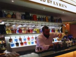 Arab Saudi Akan Izinkan Penjualan Alkohol Terbatas Mulai 2026