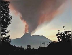 Erupsi Dahsyat Gunung Lewotobi Laki‑laki, Kolom Asap & Awan Panas Menyelimuti Langit
