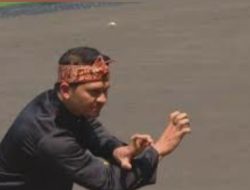 Iko Uwais Tampil Memukau dengan Atraksi Silat di Istana Negara pada HUT ke-80 RI