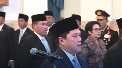 Prabowo Resmi Lantik Erick Thohir sebagai Menpora Baru