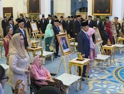 Presiden Prabowo Anugerahkan 10 Gelar Pahlawan Nasional di Hari Pahlawan 2025