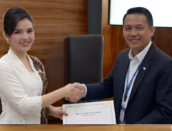 Headline: Ubah Kontroversi Jadi Prestasi, Khairunnisa ‘Pramugari Gadungan’ Terima Beasiswa Pendidikan Aviasi