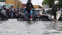 Jakarta Terkepung Banjir: Puluhan Titik Tergenang, Akses Jalan Lumpuh