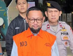 ‎HEADLINE: Susul Eks Menag Yaqut, KPK Resmi Tahan Stafsus Ishfah Abidal Aziz terkait Korupsi Kuota Haji ‎