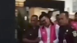 Ketua DPRD Magetan Suratno Terpaku Saat Borgol Melingkar, Tangis Pecah di Gedung Kejari Terkait Korupsi Hibah Rp242 Miliar