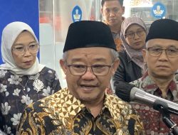 Surat Edaran Mendikdasmen: Guru Honorer Tetap Mengajar hingga Akhir 2026