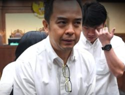 Terbukti Suap Pejabat Bea Cukai Rp91,7 Miliar, Bos Blueray Cargo John Field Divonis 2 Tahun Penjara