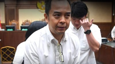 Terbukti Suap Pejabat Bea Cukai Rp91,7 Miliar, Bos Blueray Cargo John Field Divonis 2 Tahun Penjara