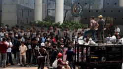 Suasana Memanas, Massa Kembali Geruduk Kejagung Desak Penahanan Eks Jampidsus Febrie Adriansyah