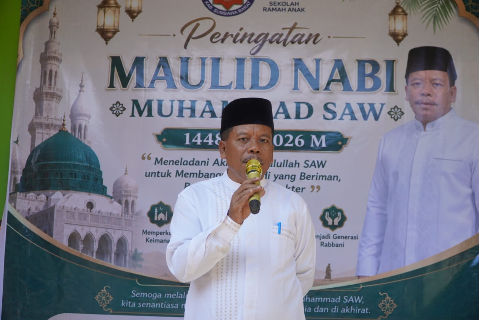 Maulid Nabi 1448 H di SDN 1 Taliwang, Zainuddin Ajak Siswa Teladani Rasulullah: Jujur, Disiplin dan Stop Bullying