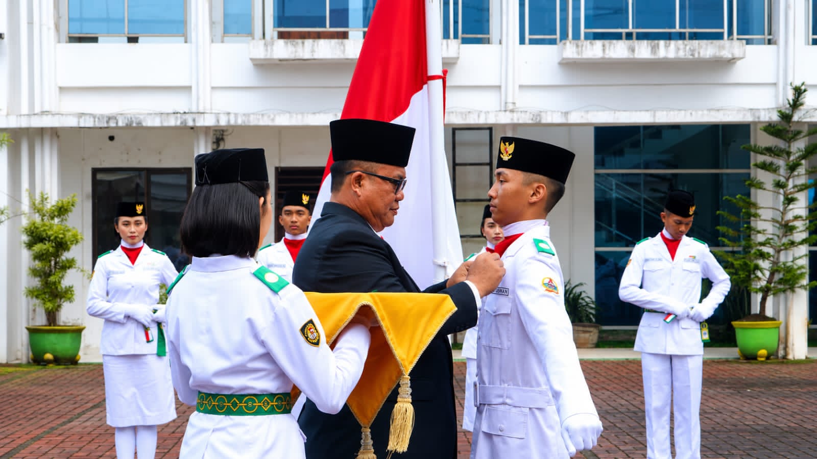 Paskibraka Gunungsitoli Resmi Dikukuhkan, Wali Kota Tekankan Disiplin dan Integritas