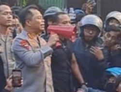 Massa PSHT Diduga Geruduk Kantor Debt Collector di Surabaya, Kericuhan Sempat Pecah dengan Aparat