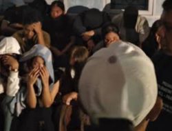 Diduga Jadi Sarang Kumpul Kebo, Kos-Kosan di Kompleks DPR Padangsidimpuan Digerebek Warga: 43 Orang Diamankan Polisi