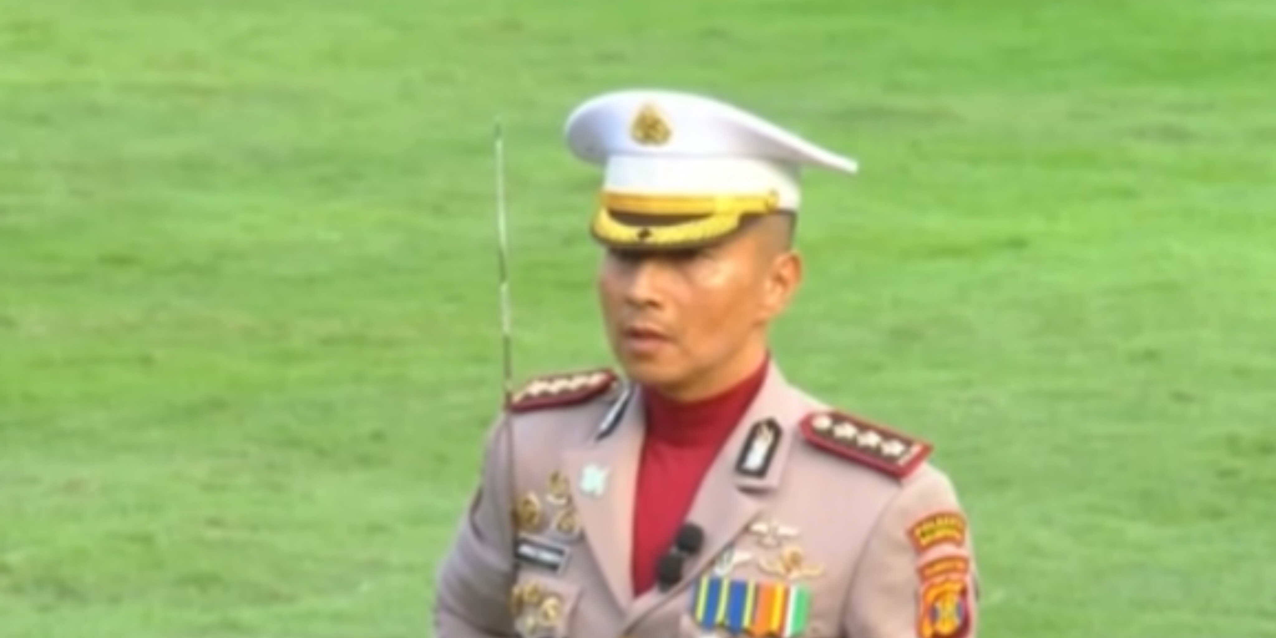 Detik-Detik Kombes Jerrold Kumontoy Pimpin Penurunan Sang Merah Putih di HUT ke-81 RI