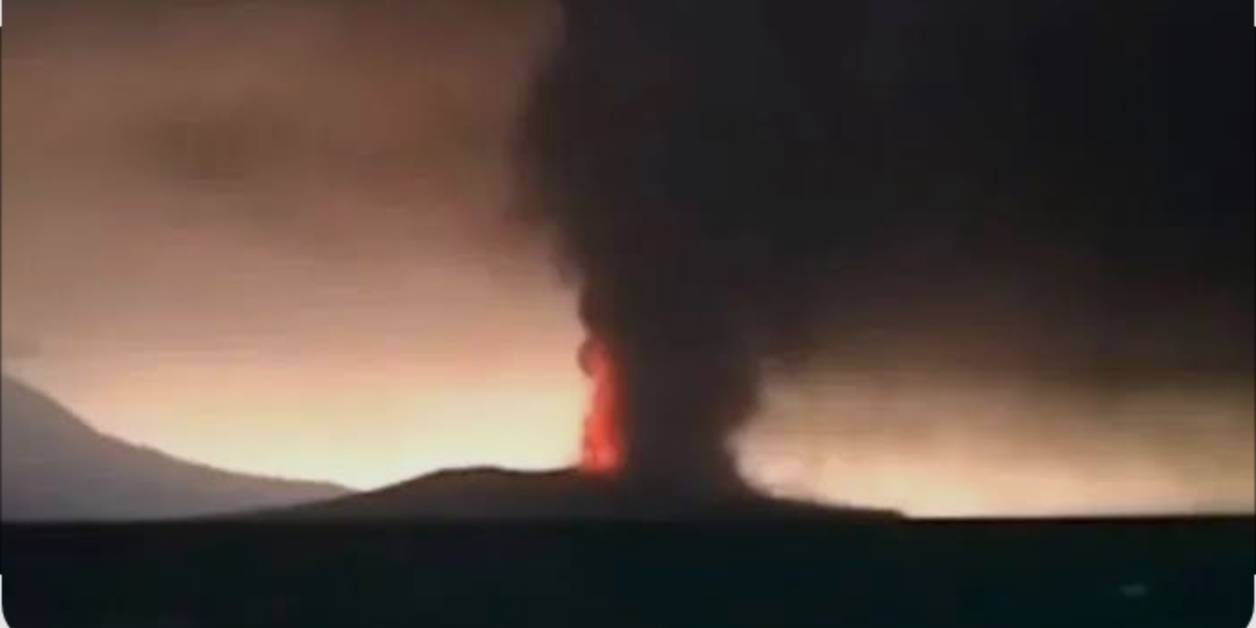 Fenomena Atmosferik Langka: Abu Vulkanik Anak Krakatau Menjauh dari Jawa, Melintasi Samudra Menuju Benua India