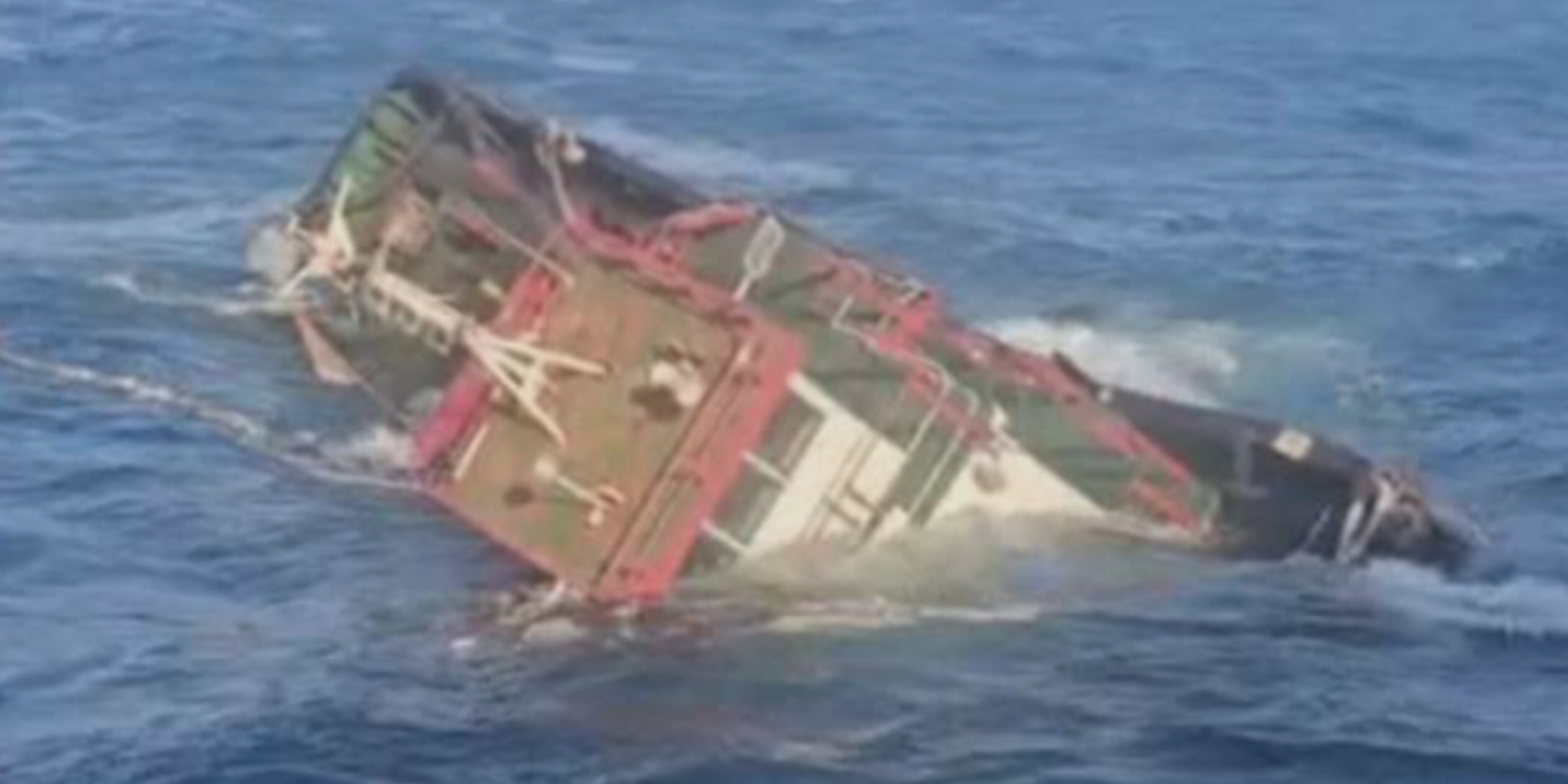 Kapal Tugboat TB MT20 1301 Tenggelam di Perairan Bawean, 8 ABK Selamat Usai Berlindung di Atas Tongkang