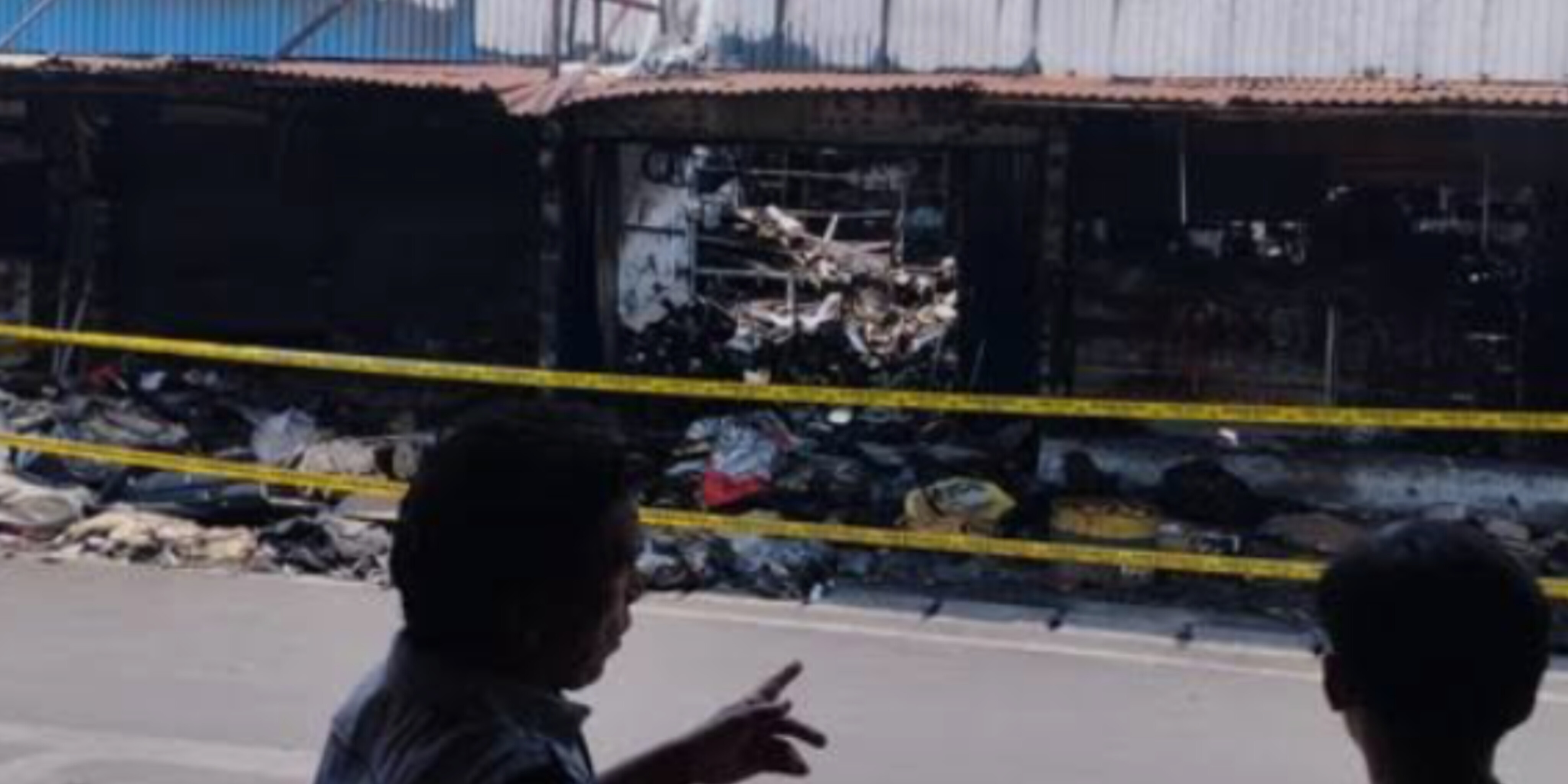 Kebakaran Hantam Pasar Mobil Kemayoran, 22 Armada Damkar Dikerahkan