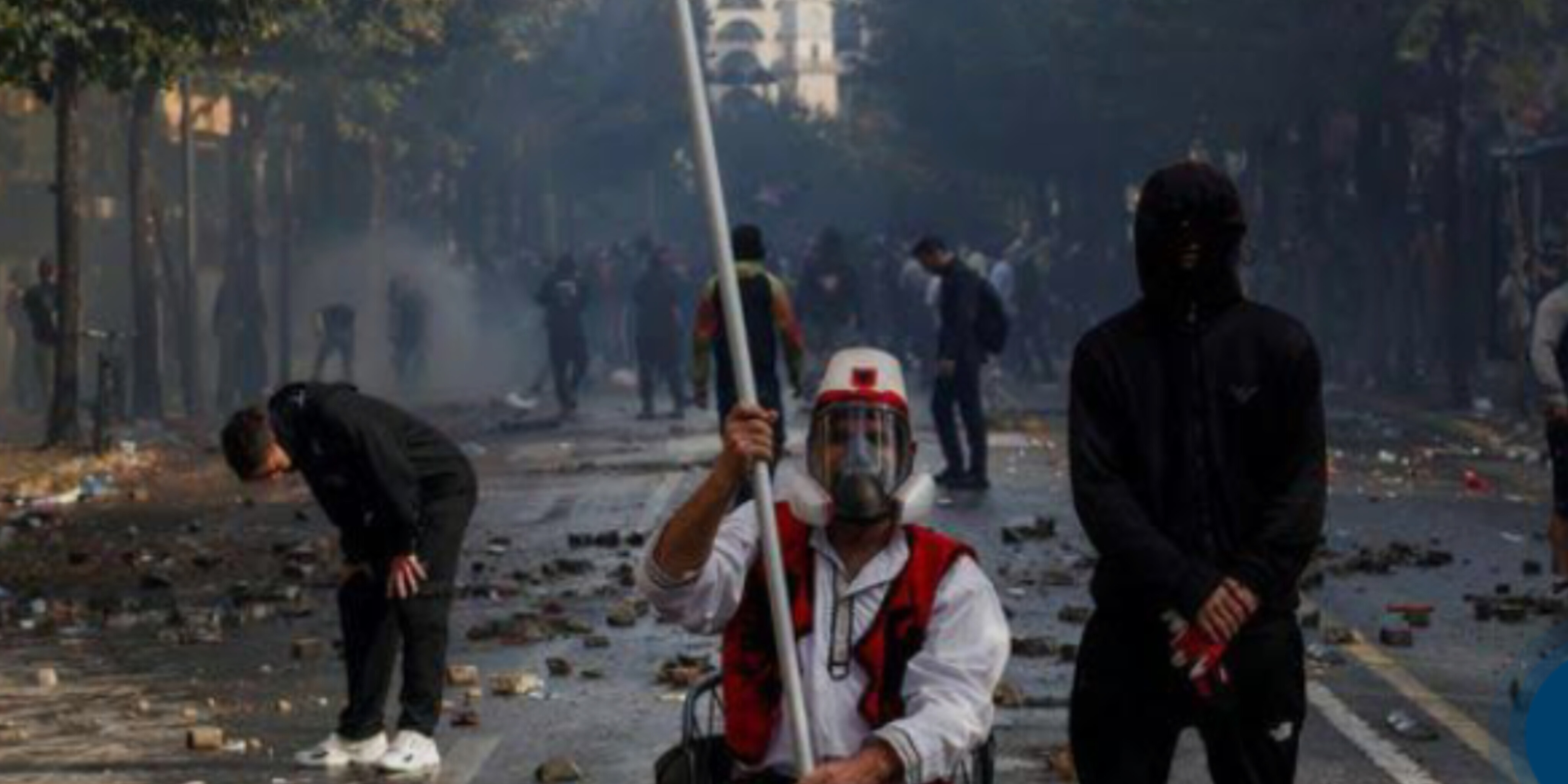 Demo Antipemerintah di Albania Ricuh, Massa Bakar Gedung Mahkamah Agung